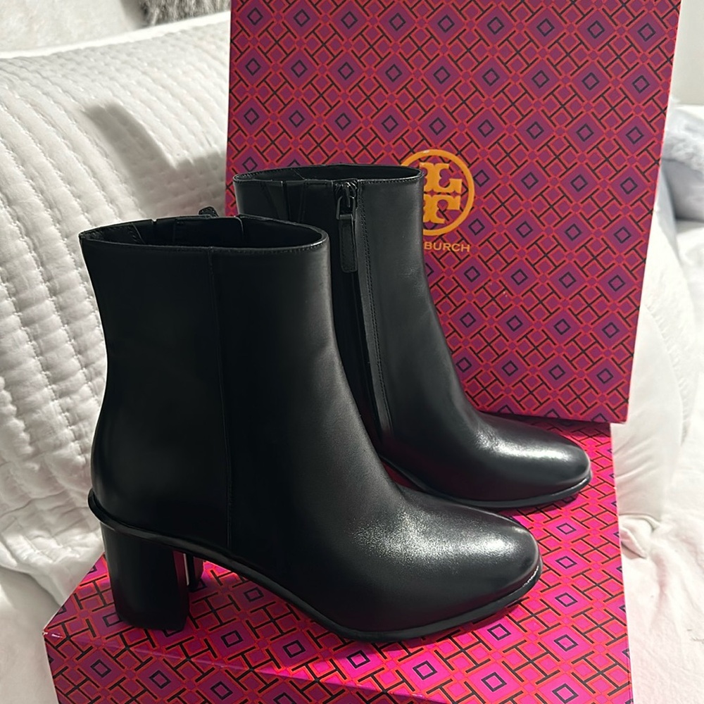 TORY BURCH Brooke Stamped Bootie Heel Leather Black Side Zip and Elastic Size 7. - Picture 5 of 16